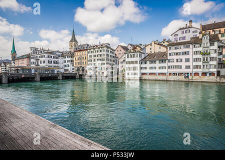 Blick auf die Altstadt von Zürich Stockfoto