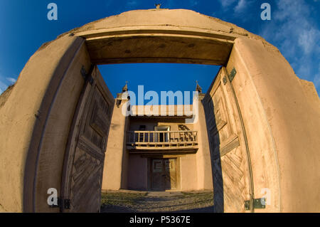 Ein verzerrtes Bild von der Kirche des San José de Gracia Kirche in Las Trampas, NM. Stockfoto