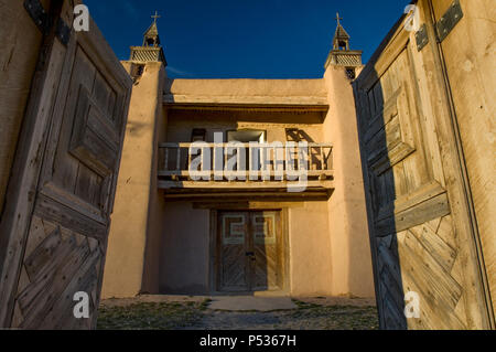 Die Kirche von San José de Gracia in Las Trampas, NM wird als ein Modell des Adobe Architektur. Stockfoto