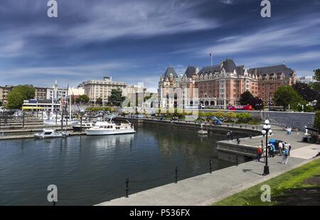 Fairmont Empress Hotel Building in Victoria, British Columbia. City Centre Inner Harbour Skyline auf Vancouver Island Kanada Stockfoto