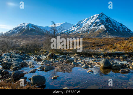 Na sròn Crèise und Meall ein 'Blackmount Bhùiridh im Bereich vom Fluss Coupall, Rannoch Moor, Hochland, Schottland, Großbritannien Stockfoto