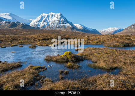 Na sròn Crèise und Meall ein 'Bhùiridh in der Blackmount Spektrum, von der alten Straße in der Nähe des Kings House Hotel, Rannoch Moor, Hochland, Schottland Großbritannien Stockfoto