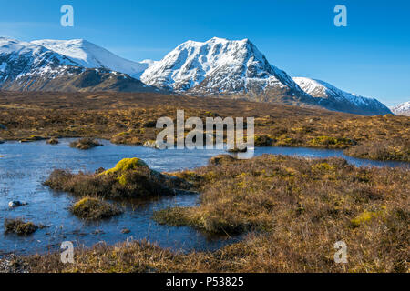 Na sròn Crèise und Meall ein 'Bhùiridh in der Blackmount Spektrum, von der alten Straße in der Nähe des Kings House Hotel, Rannoch Moor, Hochland, Schottland Großbritannien Stockfoto