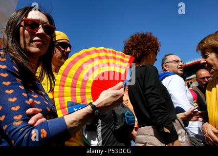 Barcelona,  Spanien - Mehr als eine halbe Million Menschen an einer friedlichen Demonstration für die Unabhängigkeit von Katalonien Stockfoto