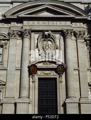 ARTE BARROCO. ITALIA. IGLESIA DE GESU, que pertenece a los jesuitas. El Cardenal Alessandro Farnese encargó ein Vignola los Planos y la construcción. La Fachada fue terminada en2668, combinando renacentista El Estilo y Barroco. ROMA. Stockfoto