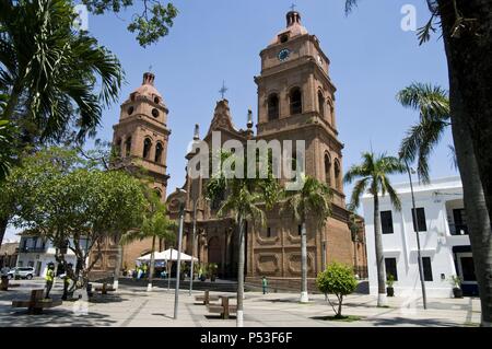 Bolivien. Santa Cruz Stadt. Die Kathedrale von San Lorenzo (1770-1838) im Quadrat 24. September. . Stockfoto