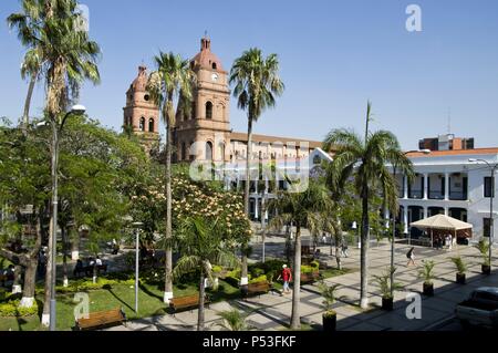 Bolivien. Santa Cruz Stadt. Die Kathedrale von San Lorenzo (1770-1838) im Quadrat 24. September. . Stockfoto