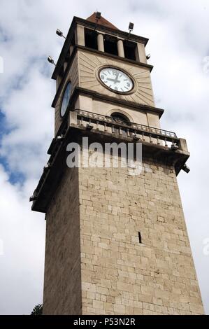 Albanien. Tirana. Der Clock Tower Tirana "Kulla e Sahatit". Erbaut im Jahre 1822 von Haxhi Et'hem Bey. Stockfoto