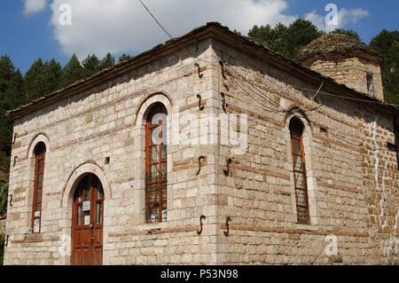 Republik von Albanien. Moscopole. Kloster des Heiligen Johannes des Täufers. 17. Jahrhundert. Orthodoxe. Fassade der Kirche. Stockfoto