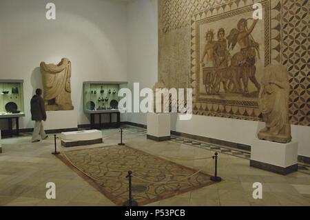 Archäologisches Museum von Sevilla. Roman Art Room mit Mosaik von Bacchus (3. Jh. v. Chr.) von Ecija. Andalusien. Spanien. Stockfoto