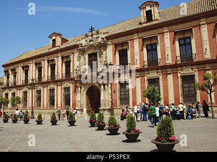 Spanien. Andalusien. Sevilla. Palast des Erzbischofs erbaut im 18. Jahrhundert. Fassade. Jungfrau von dem Platz der Könige. Stockfoto