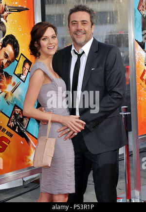 04 Jeffrey Dean Morgan Hilarie Burton 04 - Die Verlierer Premiere auf der Chinese Theatre in Los Angeles. 04 Jeffrey Dean Morgan Hilarie Burton 04 Veranstaltung in Hollywood Leben - Kalifornien, Red Carpet Event, USA, Filmindustrie, Prominente, Fotografie, Bestof, Kunst, Kultur und Unterhaltung, prominente Mode, Besten, Hollywood Leben, Event in Hollywood Leben - Kalifornien, Roter Teppich und backstage, Musik Prominente, Topix, Paar, Familie (Mann und Frau) und Kids - Kinder, Brüder und Schwestern anfrage tsuni@Gamma-USA.com, Kredit Tsuni/USA, 2010 Stockfoto