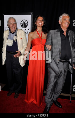 Jean-Paul Belmondo, Barbara & Charles Gerald - Der 35. jährlichen Los Angeles Film Critics Association Awards in Los Angeles, CA. 15 Jean Paul Belmondo Barbara Charles Gerard 15 Veranstaltung in Hollywood Leben - Kalifornien, Red Carpet Event, USA, Filmindustrie, Prominente, Fotografie, Bestof, Kunst, Kultur und Unterhaltung, prominente Mode, Besten, Hollywood Leben, Event in Hollywood Leben - Kalifornien, Roter Teppich und backstage, Musik Prominente, Topix, Paar, Familie (Mann und Frau) und Kids - Kinder, Brüder und Schwestern anfrage tsuni@Gamma-USA.com, Kredit Tsuni/USA, 2010 Stockfoto