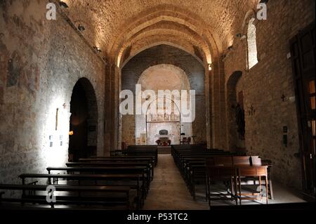 Pre-romanische Kirche St. Peter. 8. bis 12. Jahrhundert. Interieur mit zentralen Apsis. Terrassa. Katalonien. Spanien. Stockfoto