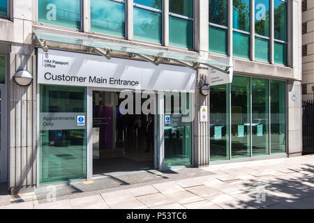 LONDON, Großbritannien - 18 May 2018: HM Passamt bei Globe House, Eccleston Square, London SW1. Stockfoto