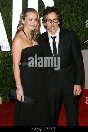 Ben Stiller Christine Taylor 113 - Vanity Fair Nach der Oscar-verleihung in Los Angeles. Ben Stiller Christine Taylor 113 Veranstaltung in Hollywood Leben - Kalifornien, Red Carpet Event, USA, Filmindustrie, Prominente, Fotografie, Bestof, Kunst, Kultur und Unterhaltung, prominente Mode, Besten, Hollywood Leben, Event in Hollywood Leben - Kalifornien, Roter Teppich und backstage, Musik Prominente, Topix, Paar, Familie (Mann und Frau) und Kids - Kinder, Brüder und Schwestern anfrage tsuni@Gamma-USA.com, Kredit Tsuni/USA, 2010 Stockfoto