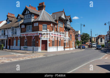 Das Beste Kebab seid Ihr auf Orpington High Street, einmal eine Bank Gebäude, London, UK Stockfoto