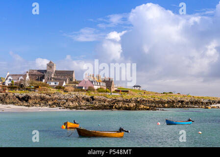 Das Dorf von Baile Mor und der historischen Abtei auf der Hebriden Insel Iona sowohl der Klang von Iona, Argyll und Bute, Schottland, UK übersehen Stockfoto