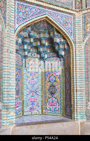 Masjed-e Nasir al-molk, auch als rosa Moschee, Shiraz, Iran Stockfoto