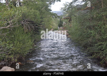 Stream läuft durch Breckenridge Colorado Stockfoto