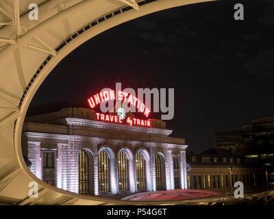 Night Shot von Denver Union Station Stockfoto