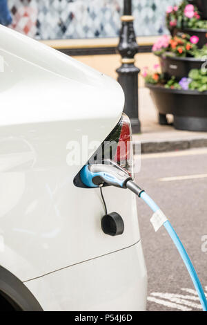 Ein mennekes EV Ladestation im Zentrum von Birmingham, England, Großbritannien Stockfoto