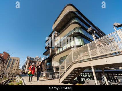 Zaha Hadid Kondominiumgebäude mit 520 West 28. Straße, High Line, Chelsea, New York City, USA Stockfoto