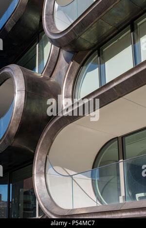 Zaha Hadid Kondominiumgebäude mit 520 West 28. Straße, High Line, Chelsea, New York City, USA Stockfoto