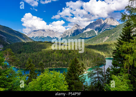 Blick Vom Rastplatz Zugspitzblick Am Fernpass Alpenstra e Auf Die blick-vom-rastplatz-zugspitzblick-am-fernpass-alpenstra-e-auf-die