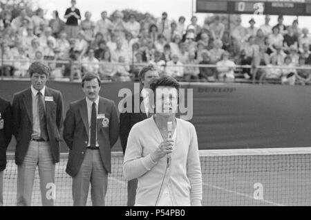 1983 Edgbaston Schale, an der Edgbaston Priorat Club in Birmingham, England, 6. bis 12. Juni 1983. Unser Bild zeigt, Billie Jean King nach dem Gewinn Damen Einzel Finale, Sonntag, 12. Juni 1983. Dies war King's Letzte singles Turniertitel ihrer Karriere und sie wurde die älteste WTA Player an ein Turnier gewinnen singles an 39 Jahre, 7 Monate und 23 Tage. Stockfoto