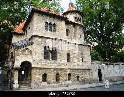 Der Tschechischen Republik. Prag. Jüdische Festsaal. In 1911-12 von dem Architekten J. Gerstl für das Jüdische Begräbnis Gesellschaft im neo-romanischen Stil. Ursprünglich als Festsaal und leichenhalle verwendet. Ist nun Teil des Jüdischen Museums Prag. Detail. Stockfoto