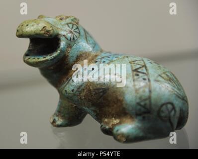 Roaring Nilpferd. Ägyptische Fayence. Herkunft unbekannt. 12 th-17 th Dynastien. C. 1990-1550 v. Chr.. Ny Carlsberg Glyptotek. Kopenhagen, Dänemark. Stockfoto