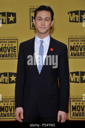 Joseph Gordon-Levitt 249 - 15. jährlichen Critics' Choice Movie Awards im Hollywood Palladium in Los Angeles. Joseph Gordon-Levitt 249 Veranstaltung in Hollywood Leben - Kalifornien, Red Carpet Event, USA, Filmindustrie, Prominente, Fotografie, Bestof, Kunst, Kultur und Unterhaltung, prominente Mode, Besten, Hollywood Leben, Event in Hollywood Leben - Kalifornien, Roter Teppich und backstage, Musik Prominente, Topix, Paar, Familie (Mann und Frau) und Kids - Kinder, Brüder und Schwestern anfrage tsuni@Gamma-USA.com, Kredit Tsuni/USA, 2010 Stockfoto