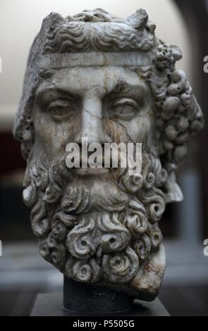 Griechische Mythologie. Dionysos. Gott des Weines. Römische Statue. 2. Jahrhundert n. Chr. Marmor. Ny Carlsberg Glyptotek. Kopenhagen, Dänemark. Stockfoto