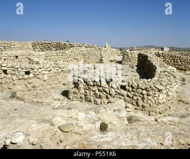 ARTE PREHISTORICO-EDAD METALES. ESPAÑA. CULTURA DE LOS MILLARES (ich Edad del Bronce). Se desarrolló de Almería, englobado Dentro del fenómeno floreció megalítico que en el milenio - III. Posee una necrópolis de más de Cien tumbas y Poblado con Muralla. Entrada al yacimiento. SANTA FE DE MONDUJAR. Estado de Almería. Andalusien. Stockfoto