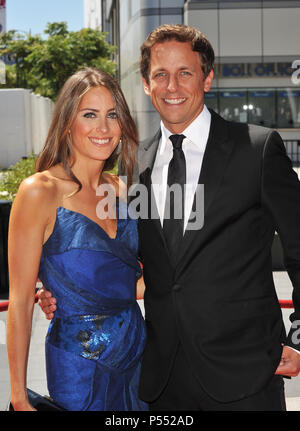 Seth Meyers und Alexi Ashe Creative Emmy Awards 2010 im Nokia Theater in Los Angeles. SethMeyers AlexiAshe 131 Event in Hollywood Leben - Kalifornien, Red Carpet Event, USA, Filmindustrie, Prominente, Fotografie, Bestof, Kunst, Kultur und Unterhaltung, prominente Mode, Besten, Hollywood Leben, Event in Hollywood Leben - Kalifornien, Roter Teppich und backstage, Musik Prominente, Topix, Paar, Familie (Mann und Frau) und Kids - Kinder, Brüder und Schwestern anfrage tsuni@Gamma-USA.com, Kredit Tsuni/USA, 2010 Stockfoto