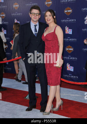 Chris Evans, Hayley Atwell Ankunft in Captain America: Der erste Avenger Premiere am El Capitan Theatre in Los Angeles. Chris Evans, Hayley Atwell 63 - - - - - - - - - - - - - Red Carpet Event, Vertikal, USA, Filmindustrie, Prominente, Fotografie, Bestof, Kunst, Kultur und Unterhaltung, Topix Prominente Fashion/Vertikal, Besten, Event in Hollywood Leben - Kalifornien, Roter Teppich und backstage, USA, Film, Stars, Film Stars, TV Stars, Musik, Promis, Fotografie, Bestof, Kunst, Kultur und Unterhaltung, Topix, Vertikal, Familie von aus dem Jahr 2011, inquir Stockfoto