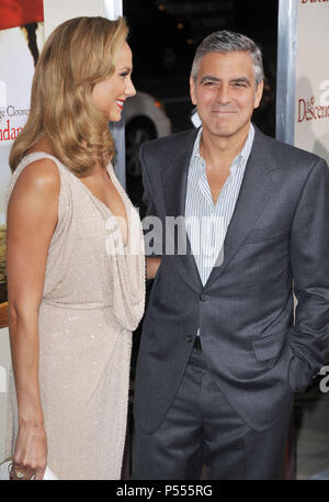 George Clooney, Stacy Keibler bei den Nachkommen Premiere an der Akademie der Motion Pictures in Los Angeles. George Clooney, Stacy Keibler 19 - - - - - - - - - - - - - Red Carpet Event, Vertikal, USA, Filmindustrie, Prominente, Fotografie, Bestof, Kunst, Kultur und Unterhaltung, Topix Prominente Fashion/Vertikal, Besten, Event in Hollywood Leben - Kalifornien, Roter Teppich und backstage, USA, Film, Stars, Film Stars, TV Stars, Musik, Promis, Fotografie, Bestof, Kunst, Kultur und Unterhaltung, Topix, Vertikal, Familie von aus dem Jahr 2011, Anfrage tsuni @ Gamma Stockfoto