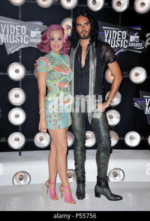 Katy Perry und Russell Marke bei 2011 MTV Video Music Awards im Nokia Theater in Los Angeles. Katy Perry und Russell Brand 054 - - - - - - - - - - - - - Red Carpet Event, Vertikal, USA, Filmindustrie, Prominente, Fotografie, Bestof, Kunst, Kultur und Unterhaltung, Topix Prominente Fashion/Vertikal, Besten, Event in Hollywood Leben - Kalifornien, Roter Teppich und backstage, USA, Film, Stars, Film Stars, TV Stars, Musik, Promis, Fotografie, Bestof, Kunst, Kultur und Unterhaltung, Topix, Vertikal, Familie von aus dem Jahr 2011, Anfrage tsuni@Gamma-USA.com Mann und Stockfoto