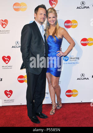 2011 MusiCares Person des Jahres Abendessen zu Ehren Barbra Streisand im Los Angeles Convention Center. Nancy O'Dell, Keith ZubulevichNancy O'Dell, Keith Zubulevich 60 - - - - - - - - - - - - - Red Carpet Event, Vertikal, USA, Filmindustrie, Prominente, Fotografie, Bestof, Kunst, Kultur und Unterhaltung, Topix Prominente Fashion/Vertikal, Besten, Event in Hollywood Leben - Kalifornien, Roter Teppich und backstage, USA, Film, Stars, Film Stars, TV Stars, Musik, Promis, Fotografie, Bestof, Kunst, Kultur und Unterhaltung, Topix, Vertikal, Familie vom Jahr, Stockfoto