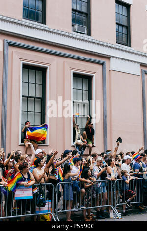 An der New York Pride Parade am 24. Juni 2018 übernommen. Credit: Shauna Hundeby/Alamy leben Nachrichten Stockfoto