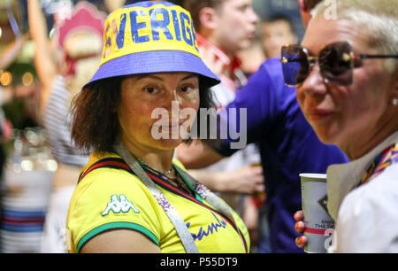 Juni 24, 2018 - Nischni Nowgorod, Russland - Panama Frauen gesehen, die England vs Panama Match in der Fan Zone.. Die FIFA Fußball-Weltmeisterschaft 2018 ist der 21. Fußball-Weltmeisterschaft, die am 14. Juni beginnt und endet am 15. Juli 2018 in Russland. (Bild: © aleksey Fokin/SOPA Bilder über ZUMA Draht) Stockfoto