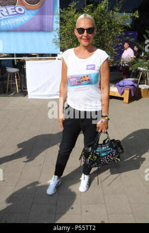 Milka Liebe Houserunning im Motel One Hamburg Mit: Natascha Ochsenknecht Wo: Hamburg, Deutschland Wann: 24. Mai 2018 Credit: Becher/WENN.com Stockfoto
