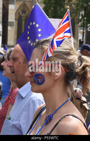 Pro EU-Remainers, März für ein Volk, das Volk der Abstimmung für eine zweite EU-Referendum, Parliament Square, London, UK 20.06.2018 Stockfoto