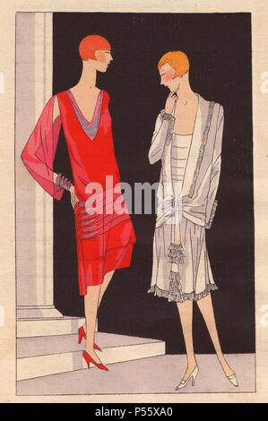 1920er Jahre Damenmode: Frau am Nachmittag, Kleid, das in der marokkanischen rot bestickt mit Silber und Frau in Elfenbein Crêpe-Kleid mit Spitze verziert. Papierkörbe pochoir (Schablone) Lithographien aus der Französischen luxus Mode Magazin "Kunst, Gicht, Beaute' 1926. Stockfoto