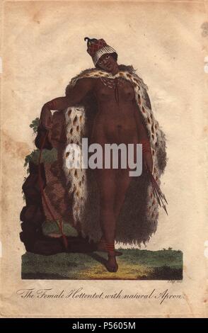 "Die weiblichen Hottentotte mit natürlichen Schürze 'ein Khoisan Frau mit länglichen Schamlippen, so fasziniert die Europäer. Sie trägt einen Hut, tierische Haut, Halskette und Ohrringe, und trägt einen Bogen und Pfeile. . Handcolorierte Kupferstich aus einer Zeichnung von Johann Ihle von Ebenezer vielleicht der "universellen System der natürlichen Geschichte' 1794. . . Der reiche Vielleicht veröffentlicht sein universelles System der natürlichen Geschichte in 17941796 in fünf Bände, die die drei natürlichen Welten von Fauna, Flora und Geologie. Die Serie Illustrationen der mythischen Bestien wie die sukotyro und der Meerjungfrau, und dargestellt Slo Stockfoto
