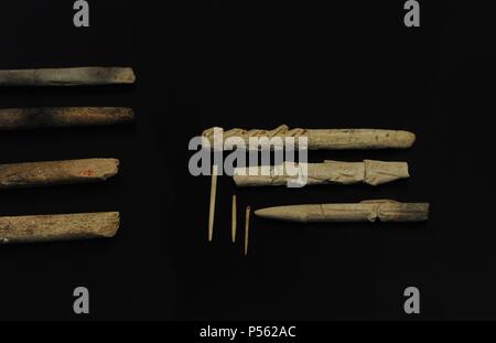 Werkzeuge aus Feuerstein und Tierknochen. Von Homo sapiens durchgeführt (cro-magnon). Jungpaläolithikum. National Museum von Dänemark. Kopenhagen. Dänemark. Stockfoto