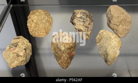 Hand Achsen. Kultur des Homo erectus, bekannt als Acheulian culture. 1500000-200000 BC. Unteren Paläolithikum. Aus Tansania, Java, Frankreich und England. National Museum von Dänemark. Kopenhagen. Dänemark. Stockfoto