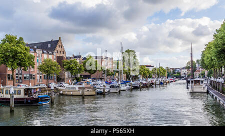 Stadtzentrum wirth Kanäle in Dordrecht, Niederlande Stockfoto