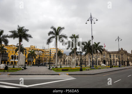 LIMA, PERU - 29 Dezember, 2017: Blick auf den Präsidentenpalast in Lima, Peru. Diese barocke Revival Gebäude wurde 1938 eröffnet. Stockfoto